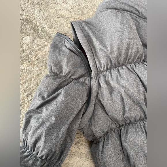 Puffer vest / jacket. Athleta Ruched down puffer jacket/vest with zip on sleeves - Picture 4 of 14